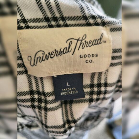 Universal Thread Green Check Button Down Long Sleeve - Picture 4 of 4